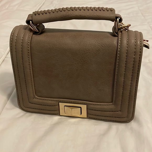 Handbags - Gold Chain linked square Bag